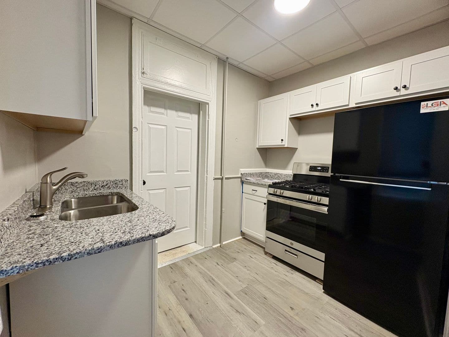 York Apartment: 643 Lincoln St