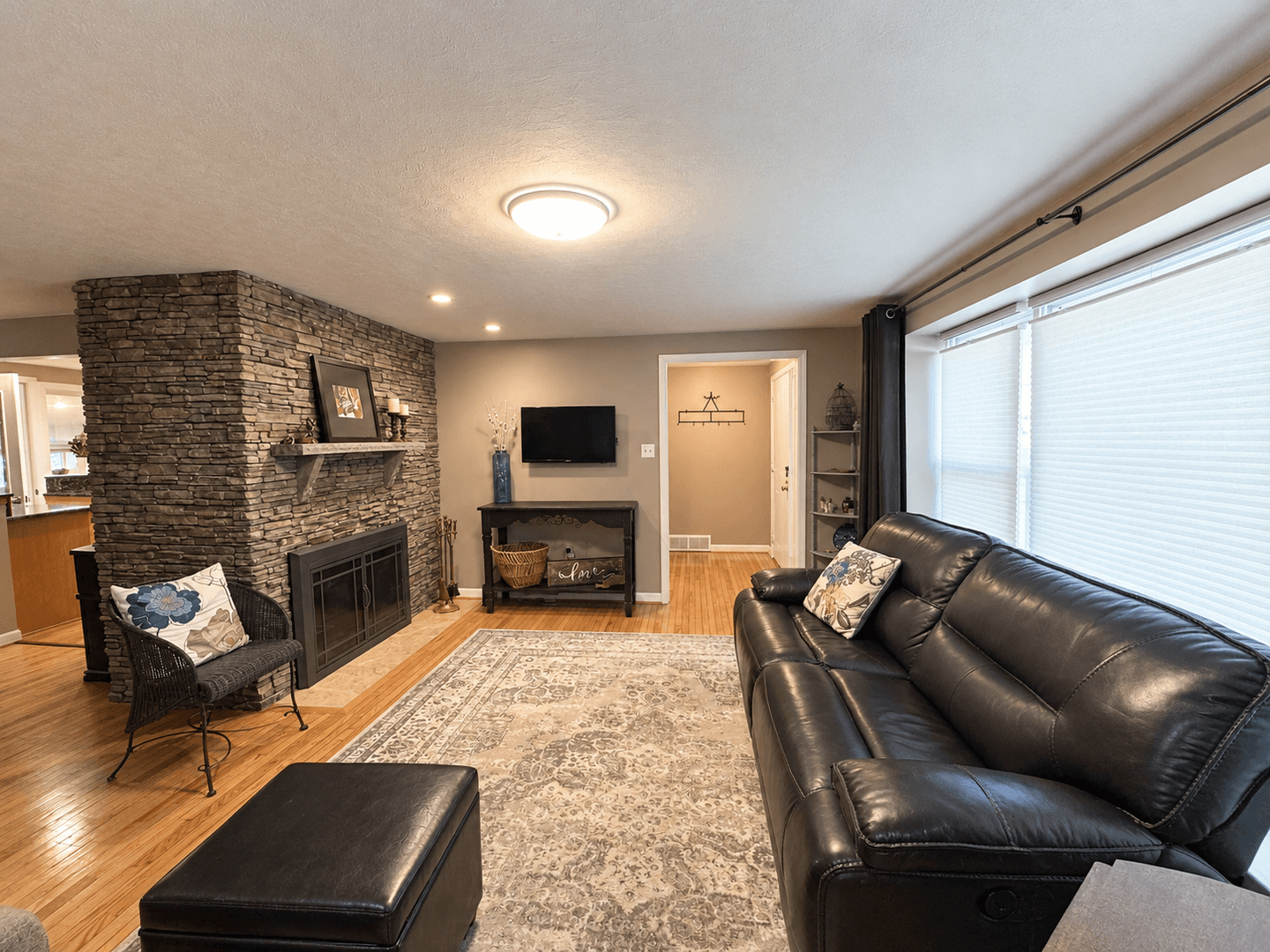 York House: 1671 Northview Rd