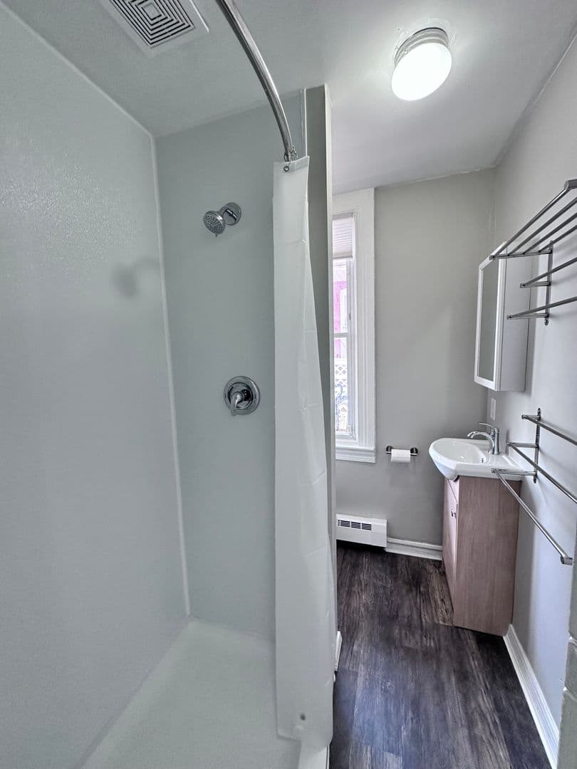 York Apartment: 312 W North Street
