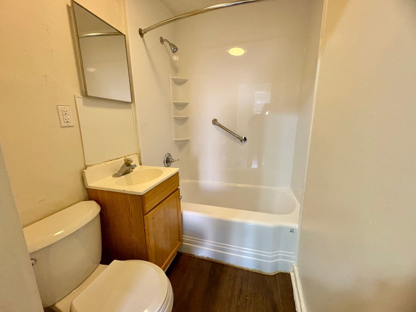 Lancaster Apartment: 403 W James St