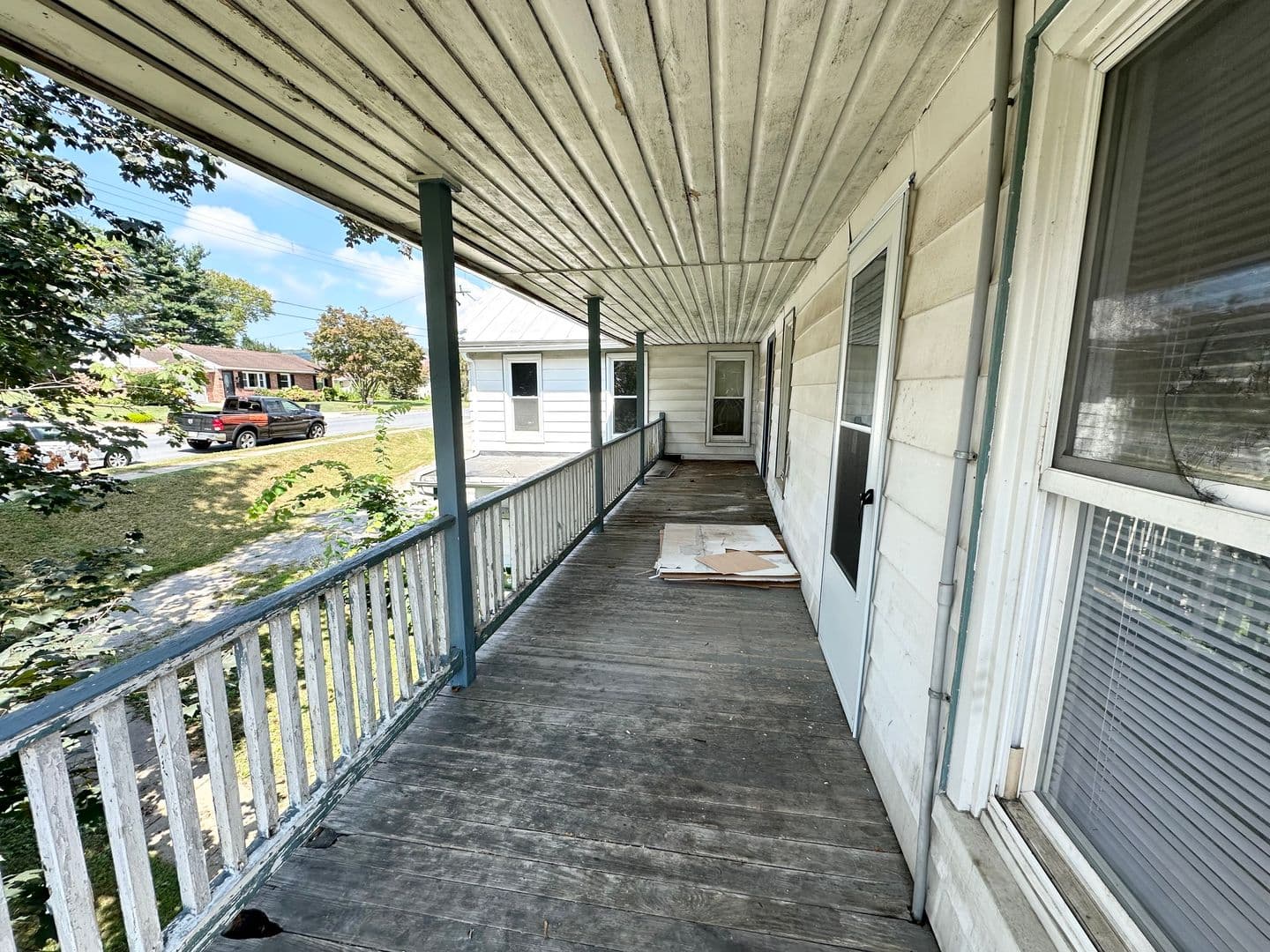 Hallam Apartment: 125 Emig St