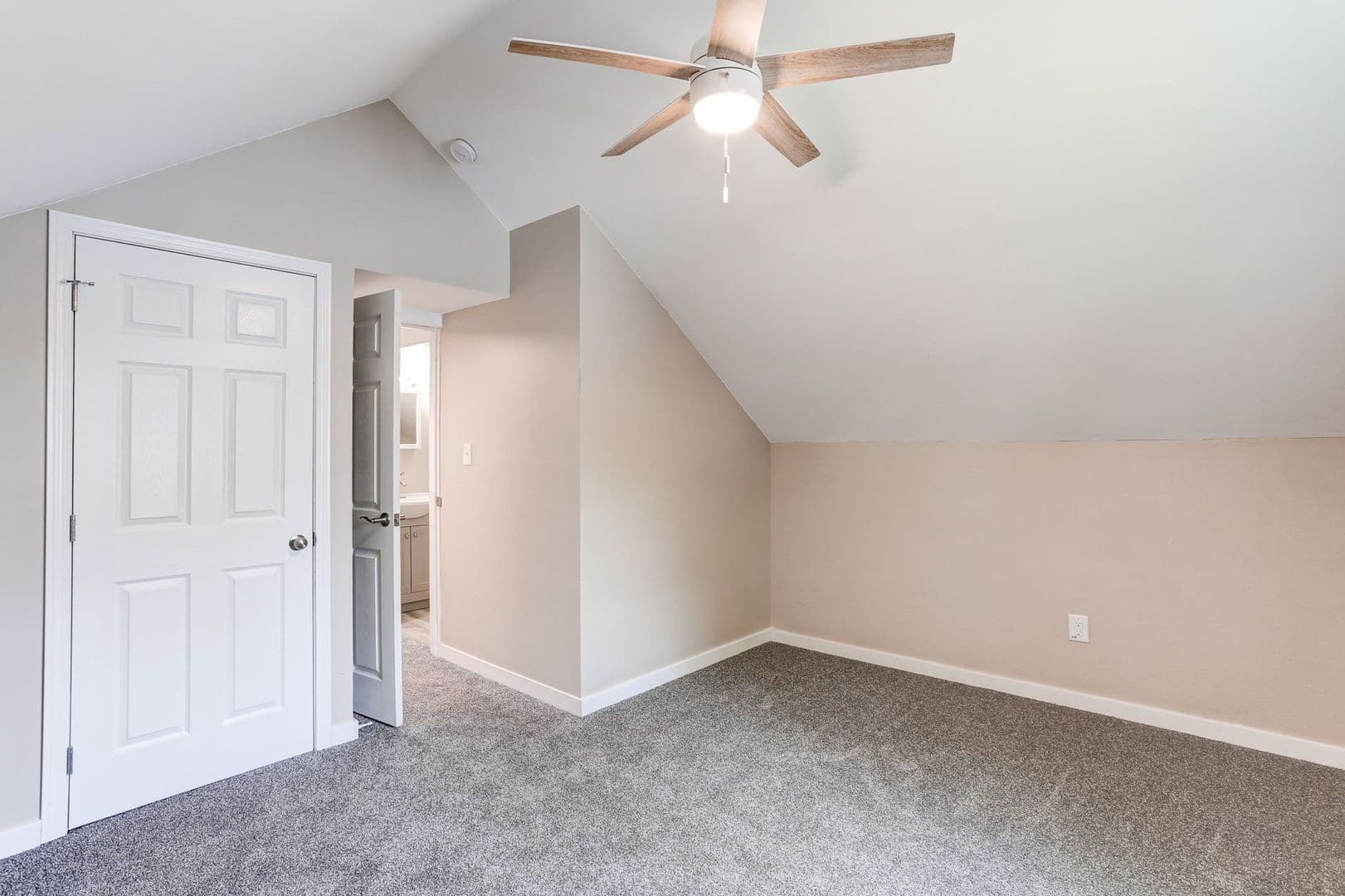 Elizabethtown House: 336 Snyder Avenue