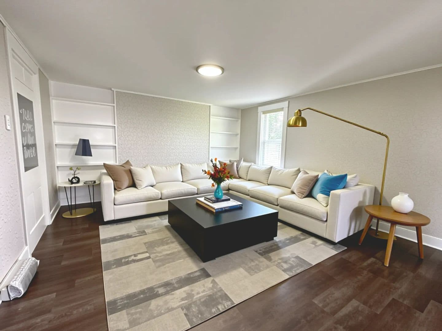 Hallam Apartment: 125 Emig St