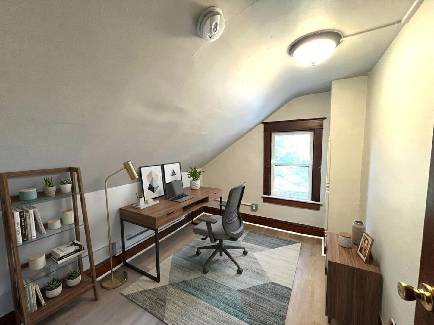 Manheim Apartment: 113 W Ferdinand St