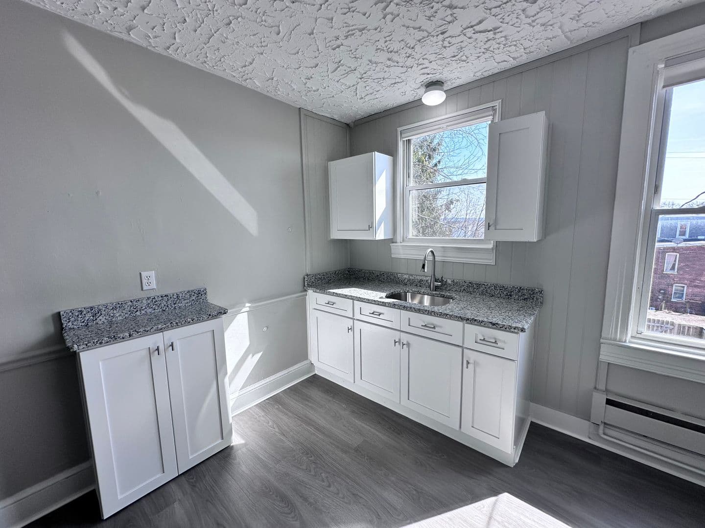 York Apartment: 312 W North Street
