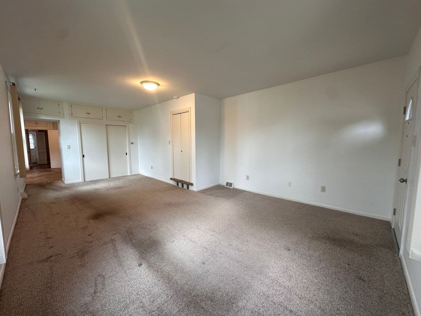 Cleona Apartment: 125 W Penn Ave
