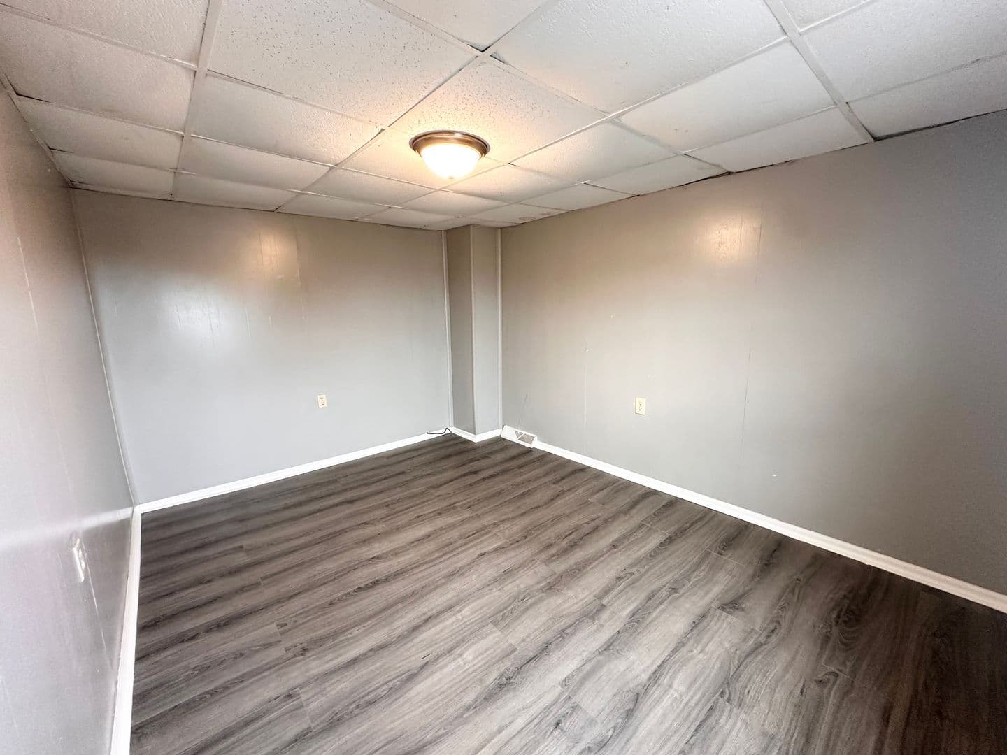 York Apartment: 627 N Hartley Street