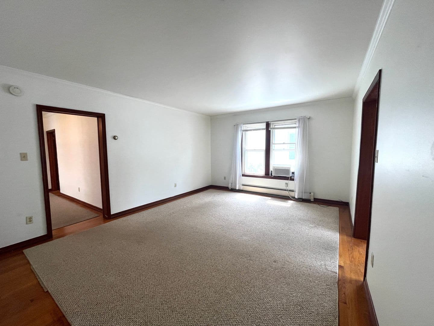 Hershey Apartment: 40 W Caracas Ave