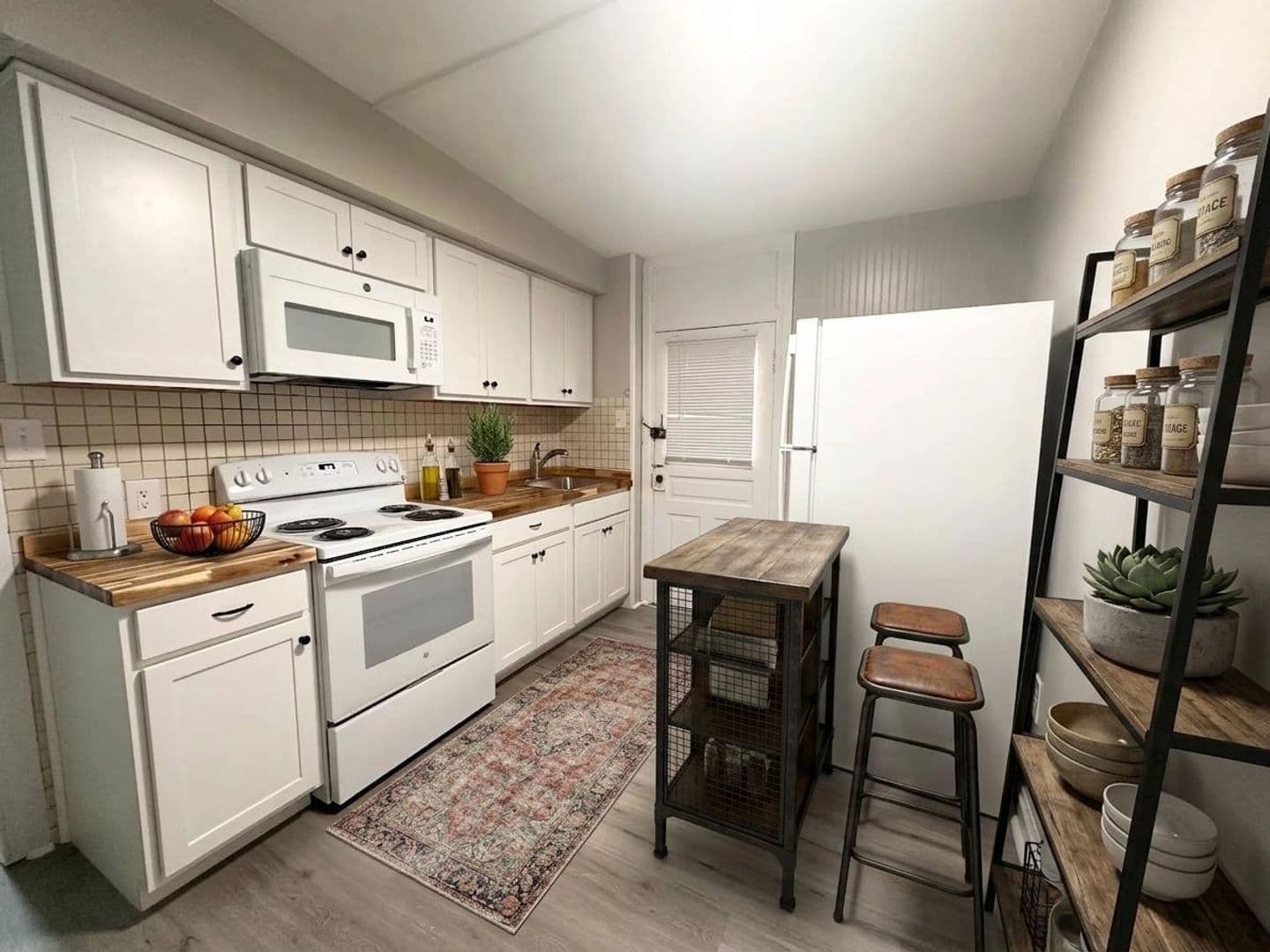 York Apartment: 638 W Philadelphia Street