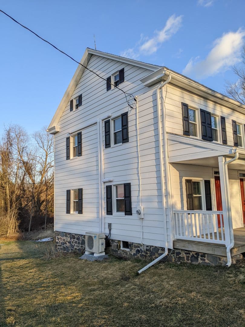 Elizabethtown House: 149 Hillsdale Rd
