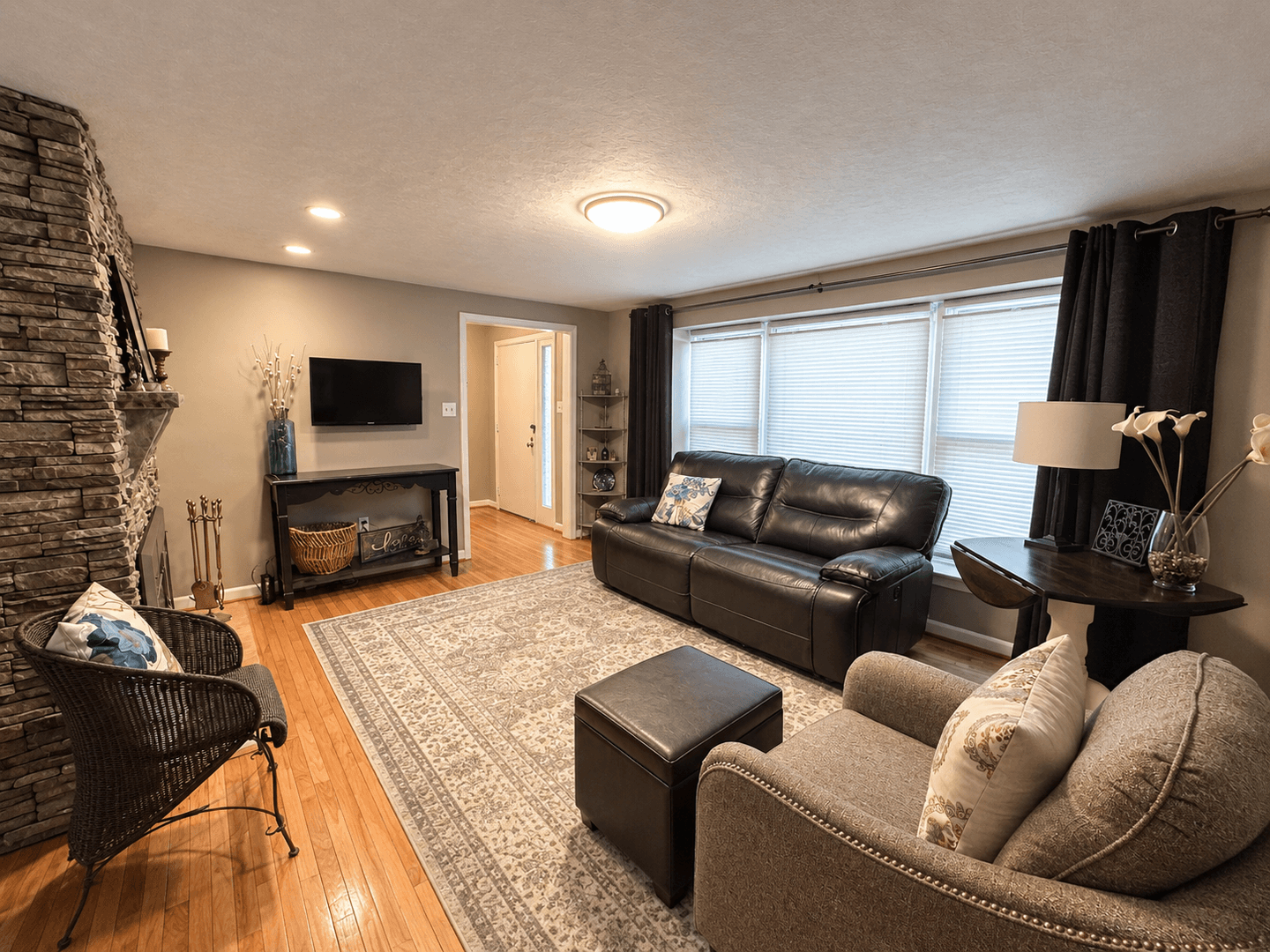 York House: 1671 Northview Rd