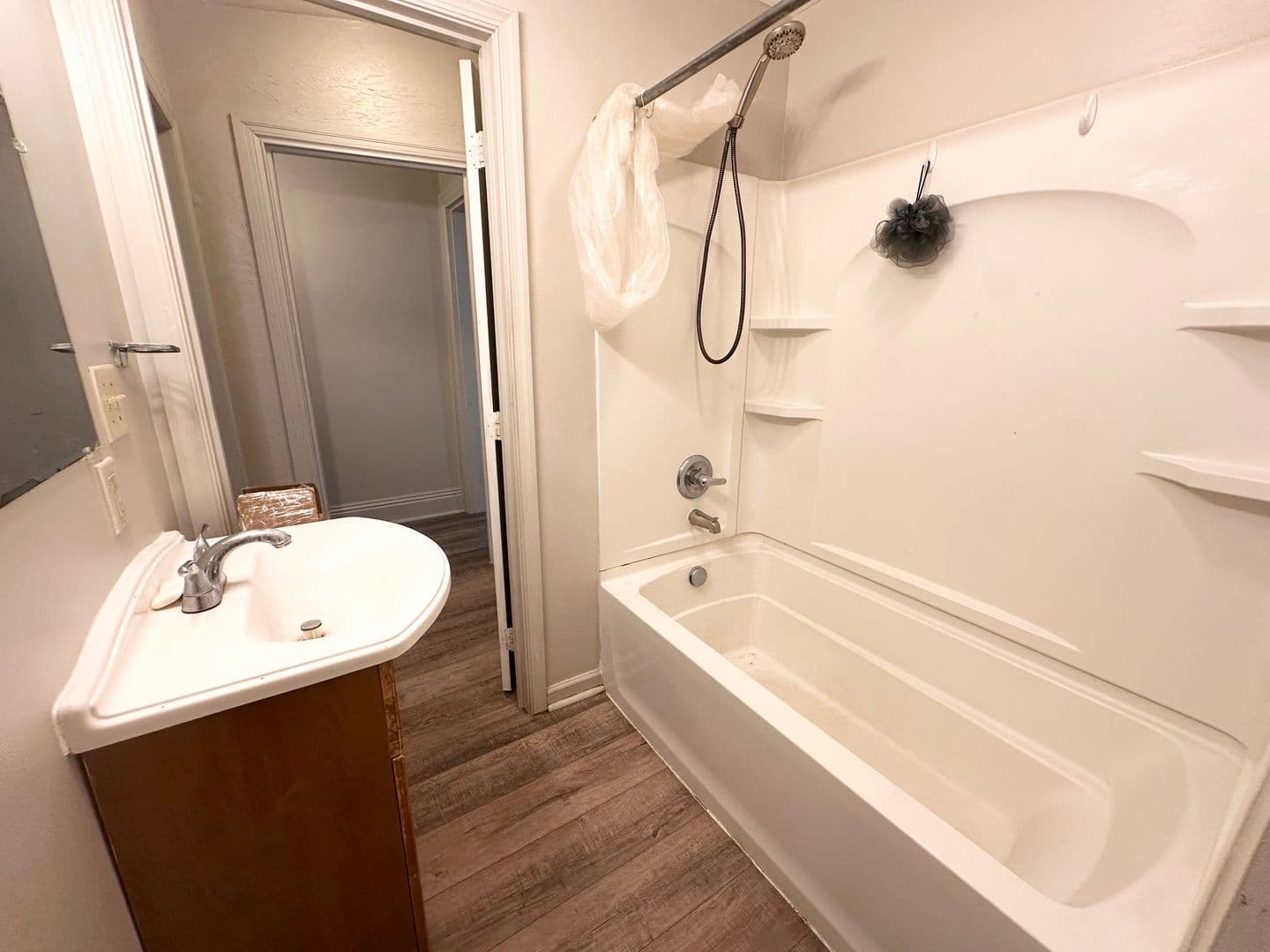 York House: 718 N Pershing Ave