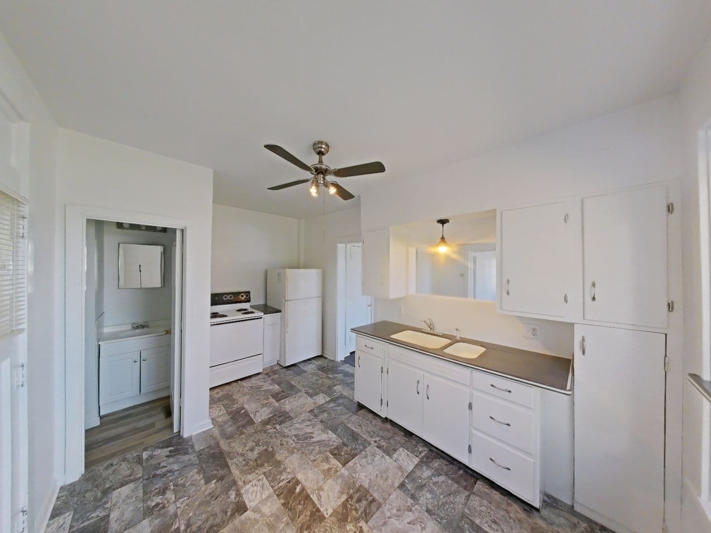 Harrisburg Apartment: 2710 Woodlawn St