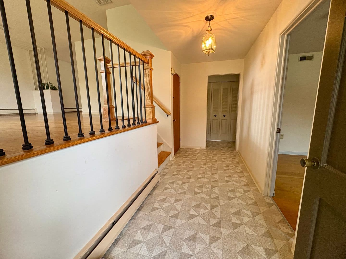 Harrisburg House: 5990 Timothy Road