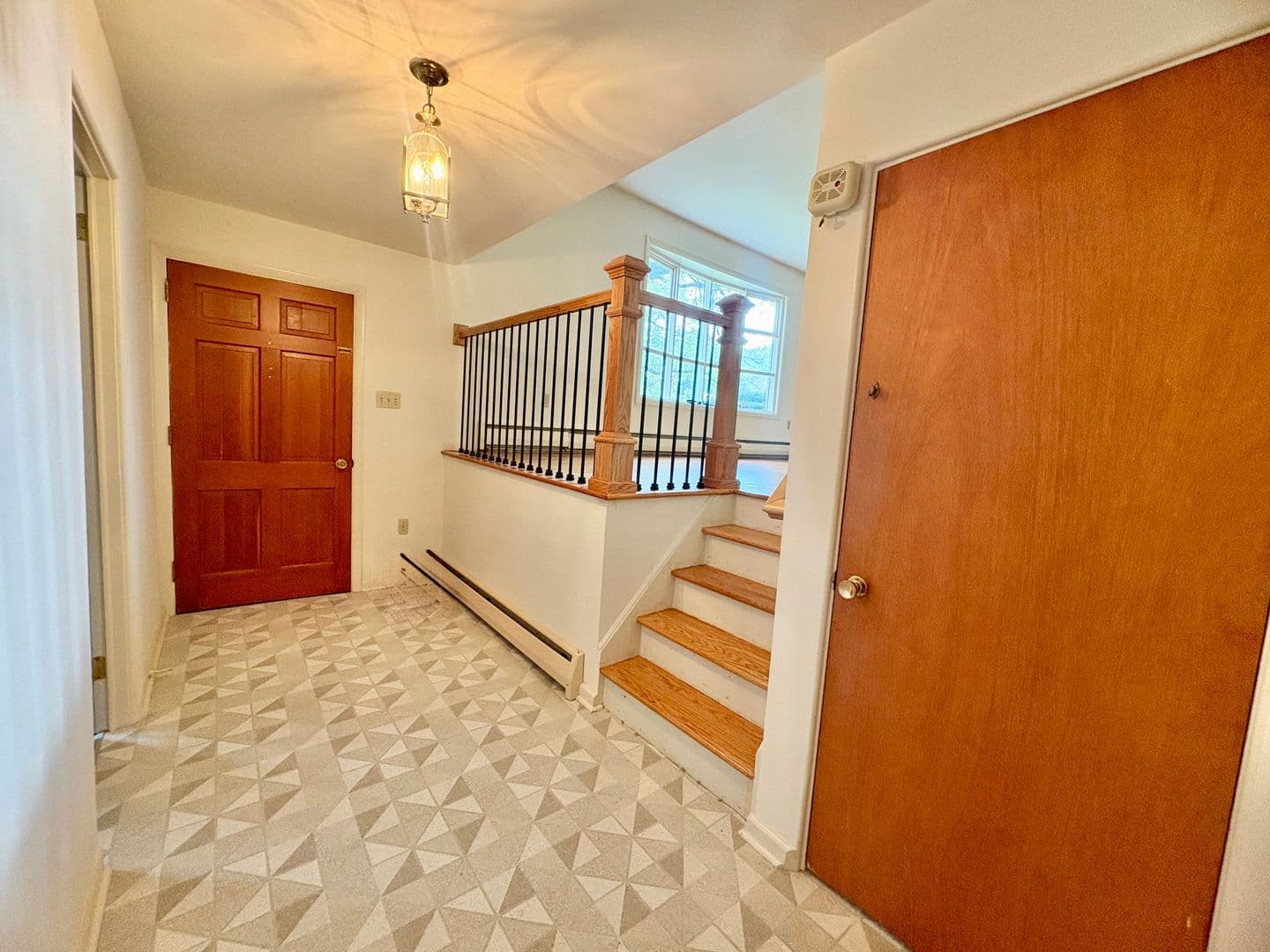Harrisburg House: 5990 Timothy Road