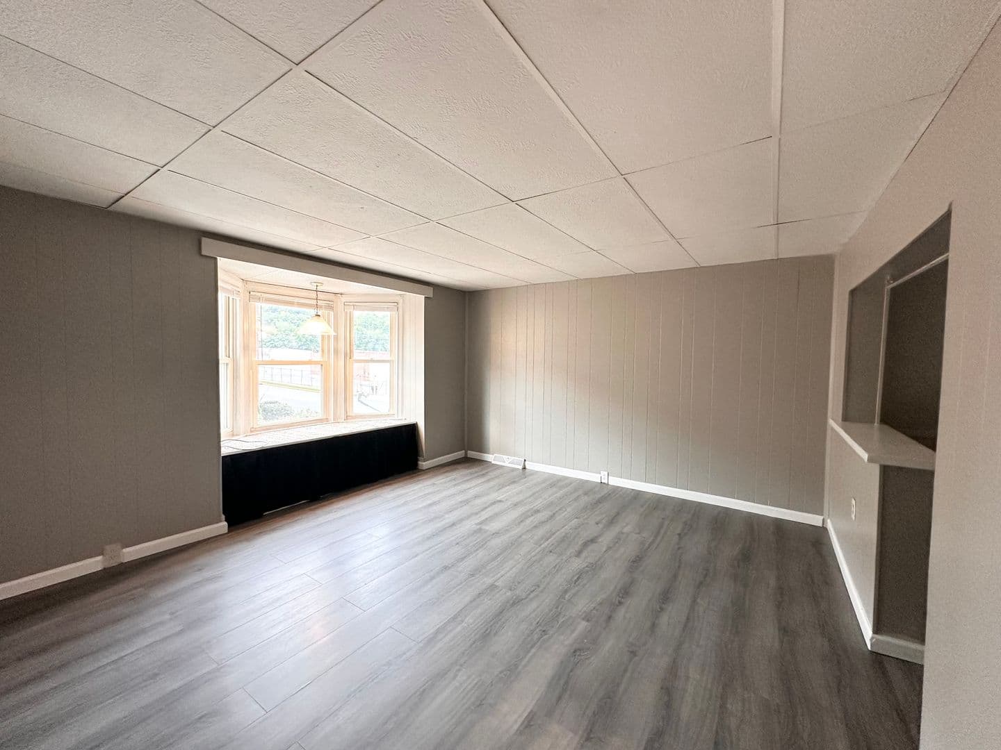 York Apartment: 627 N Hartley Street