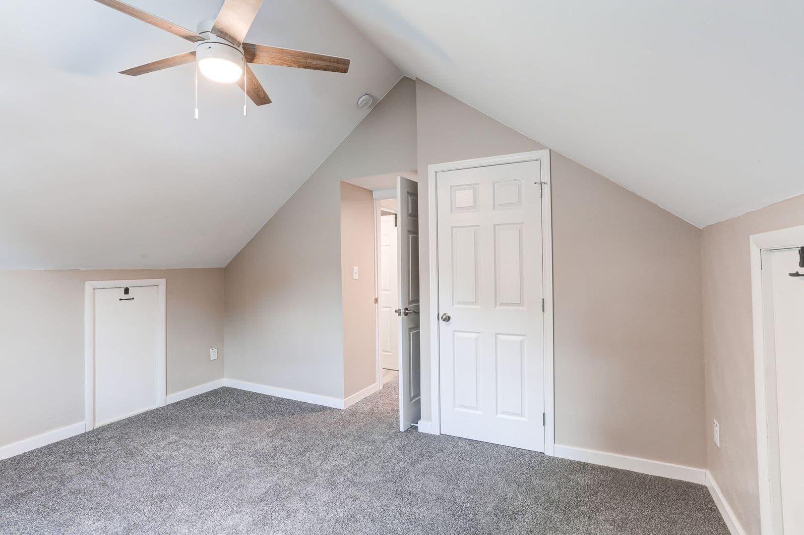Elizabethtown House: 336 Snyder Avenue