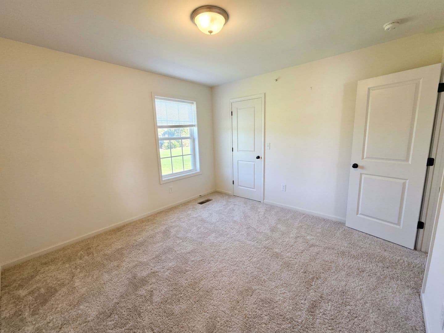 Elizabethtown House: 172 Randolph Dr