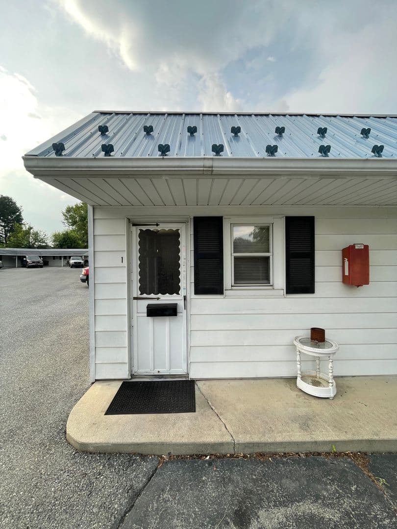 Mountville Apartment: 3833 Columbia Ave