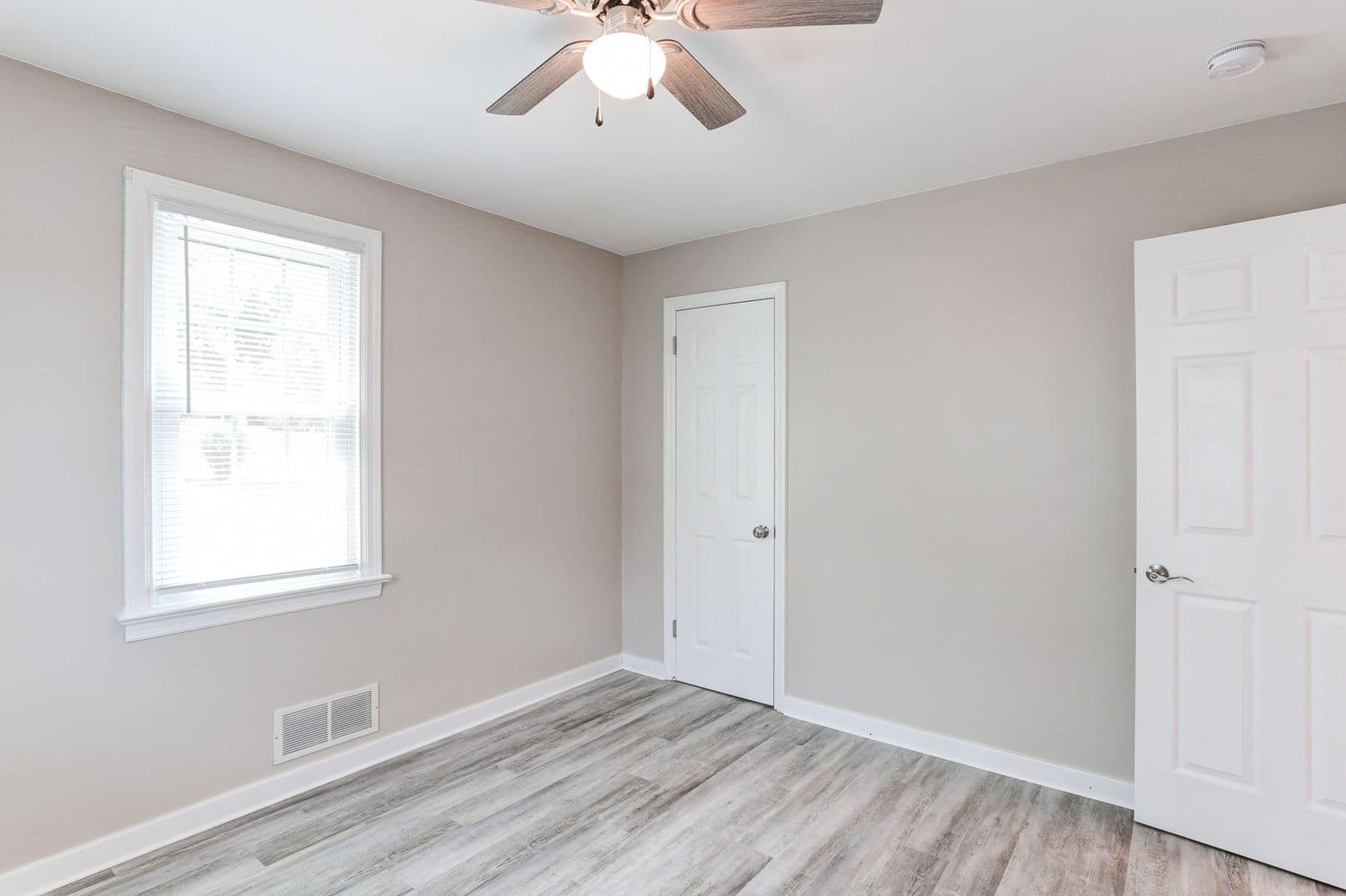 Elizabethtown House: 336 Snyder Avenue