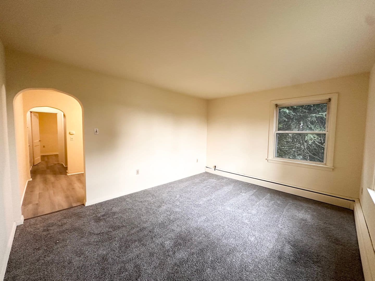 Hershey Apartment: 225-227 W Areba Ave