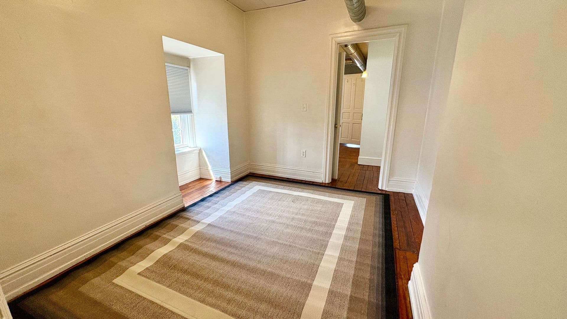 York Apartment: 702 W King St