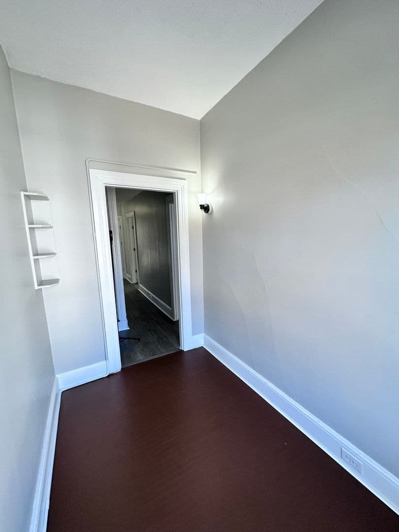 York Apartment: 312 W North Street