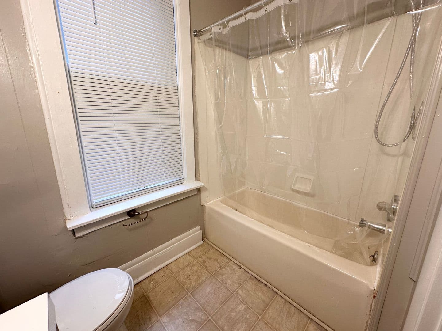 York Apartment: 466 E Prospect St
