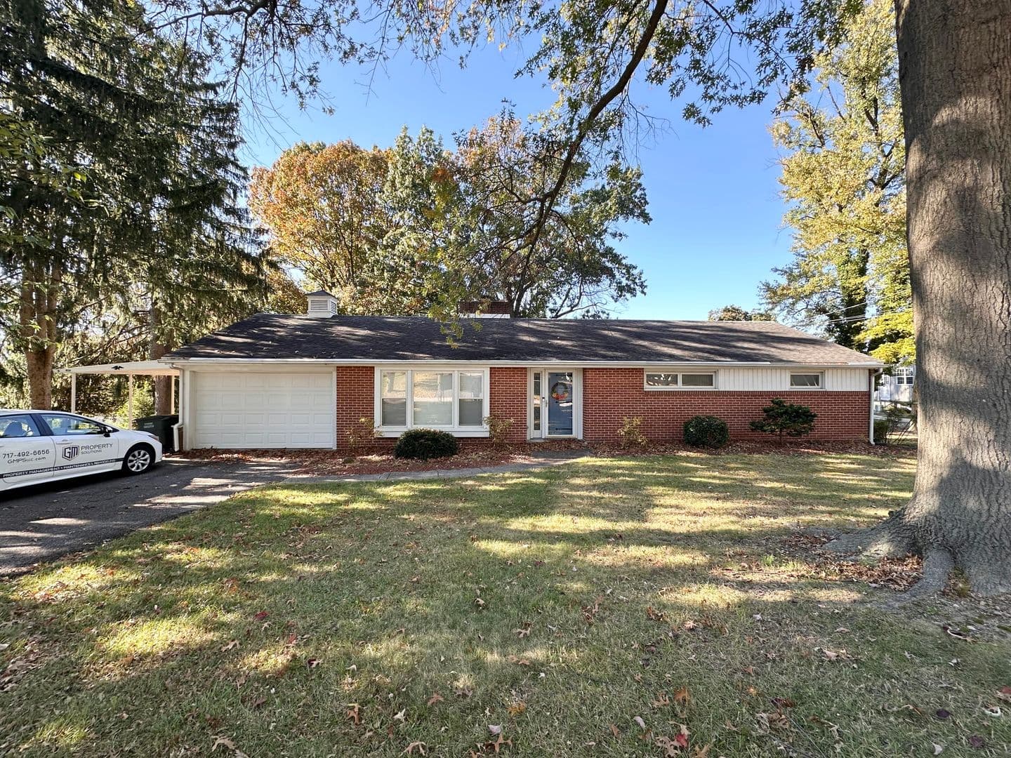 York House: 1671 Northview Rd