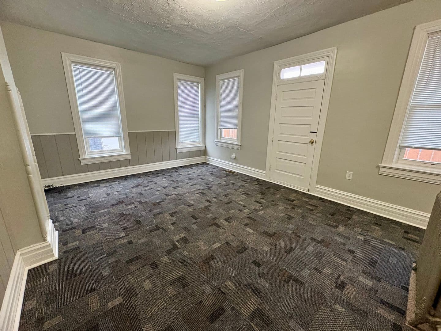 York Apartment: 1366 W Market St