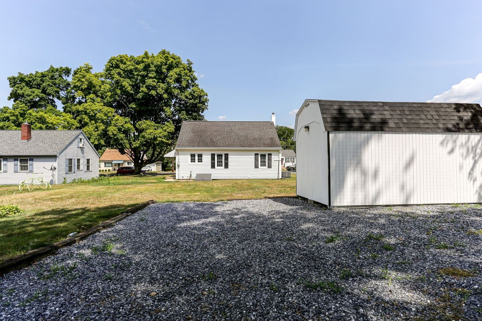 Elizabethtown House: 336 Snyder Avenue