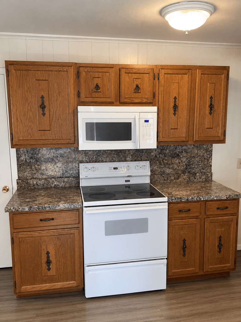 Elizabethtown Apartment: 3630 Colebrook Rd