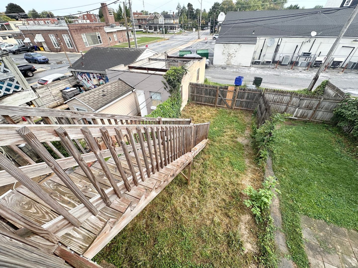 York Apartment: 627 N Hartley Street