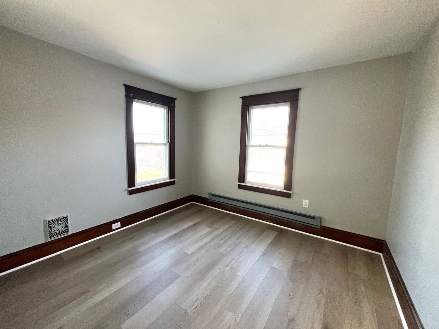 Manheim Apartment: 113 W Ferdinand St