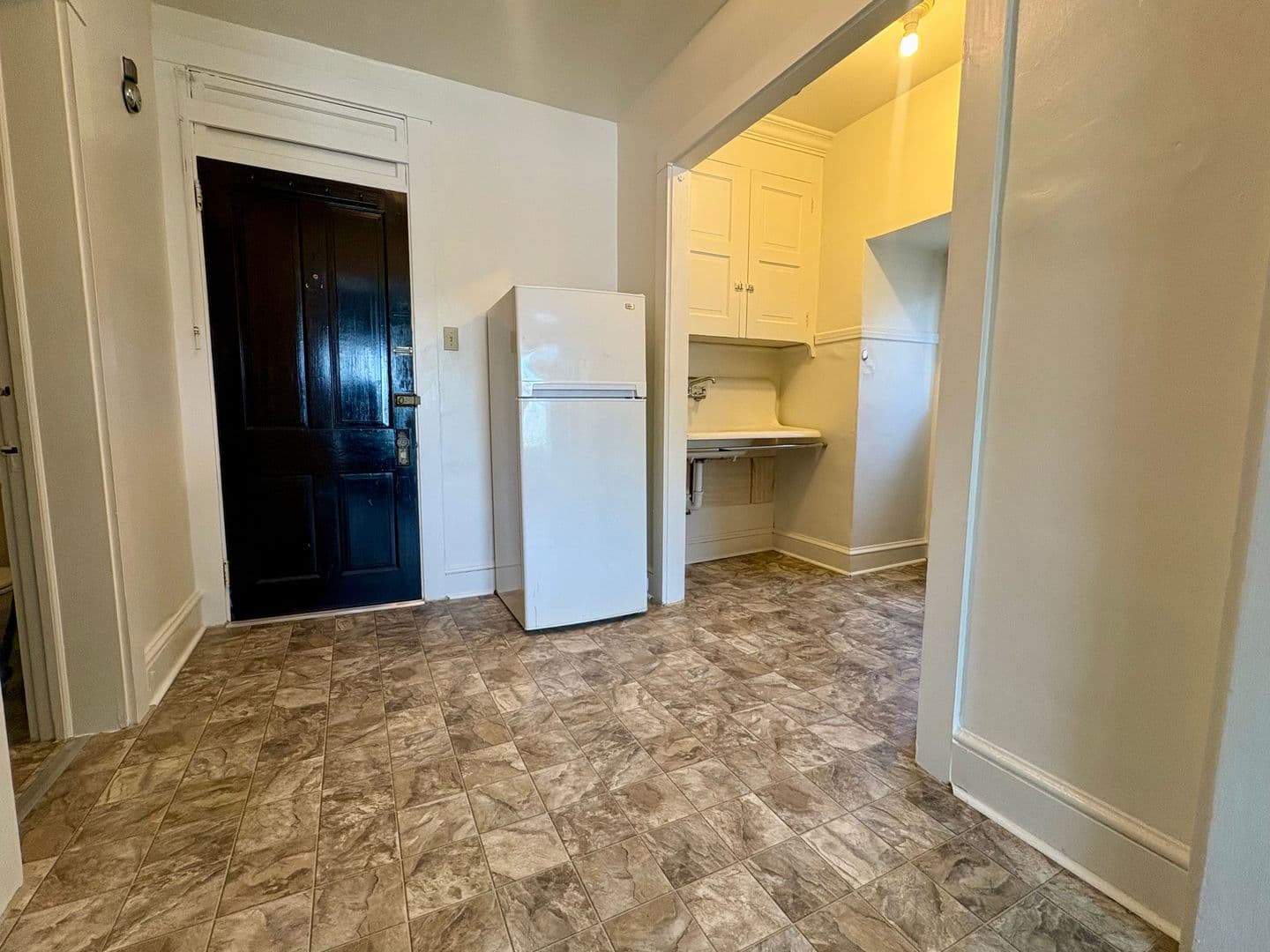 Lancaster Apartment: 19-21 Pearl St