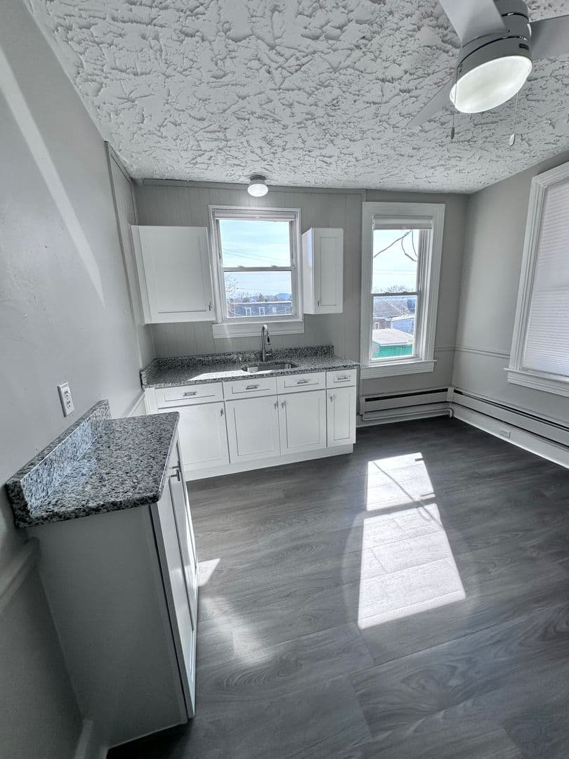 York Apartment: 312 W North Street