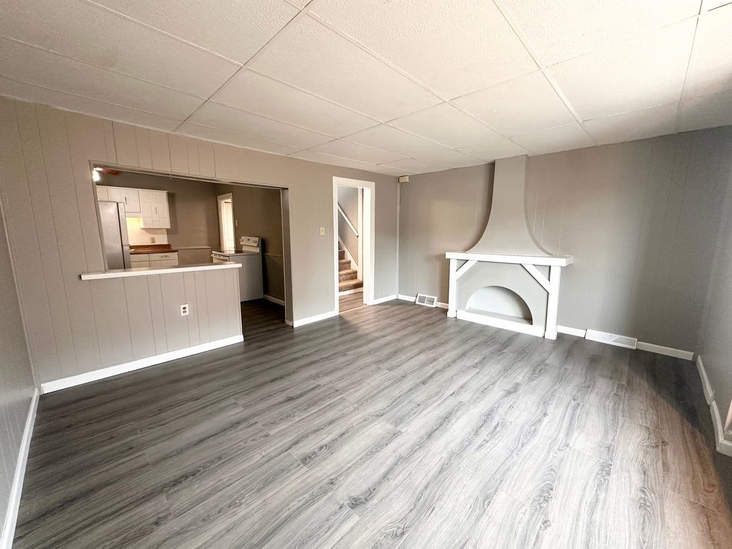 York Apartment: 627 N Hartley Street