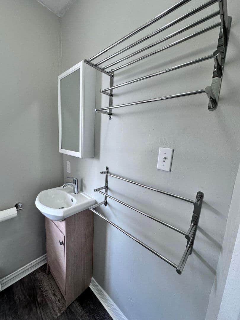York Apartment: 312 W North Street