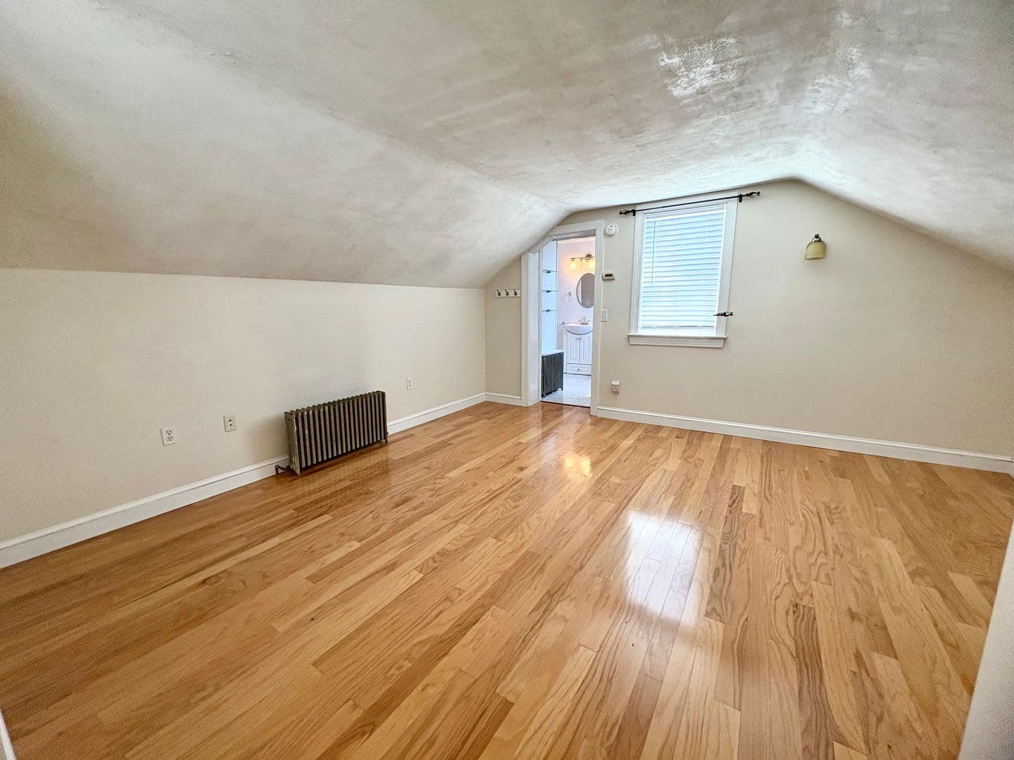 Hershey House: 345 E Derry Road