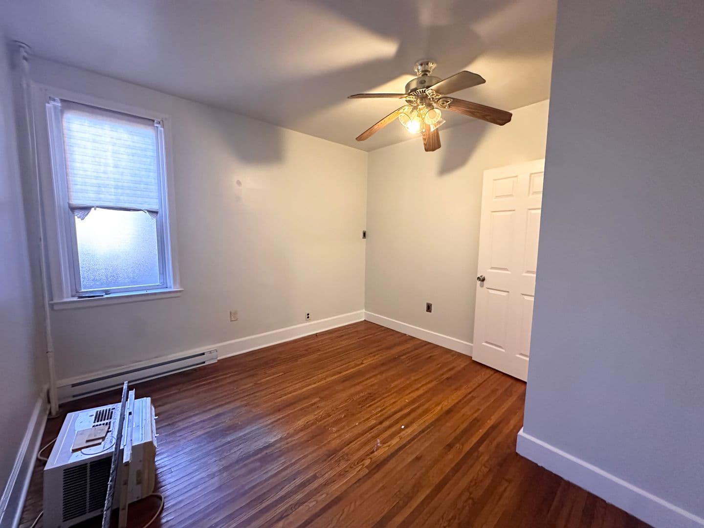 York Apartment: 611 Wallace St