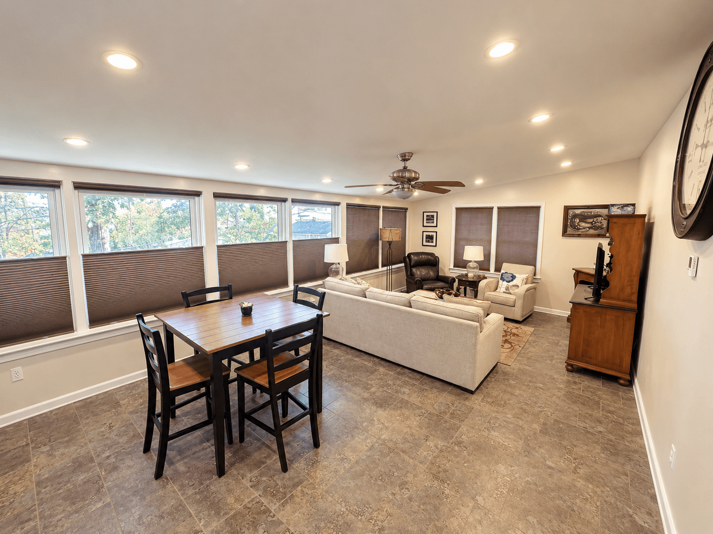 York House: 1671 Northview Rd