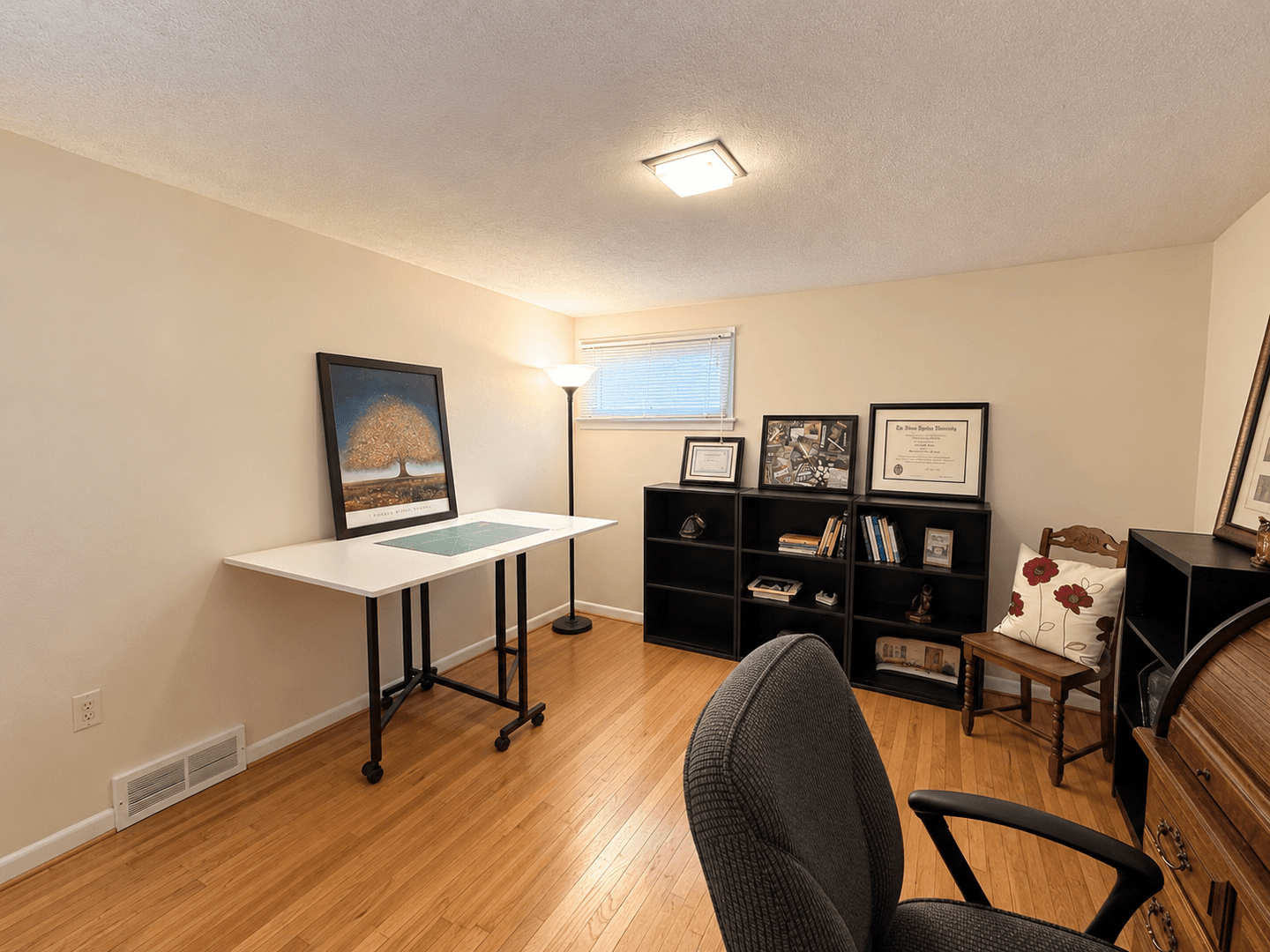 York House: 1671 Northview Rd