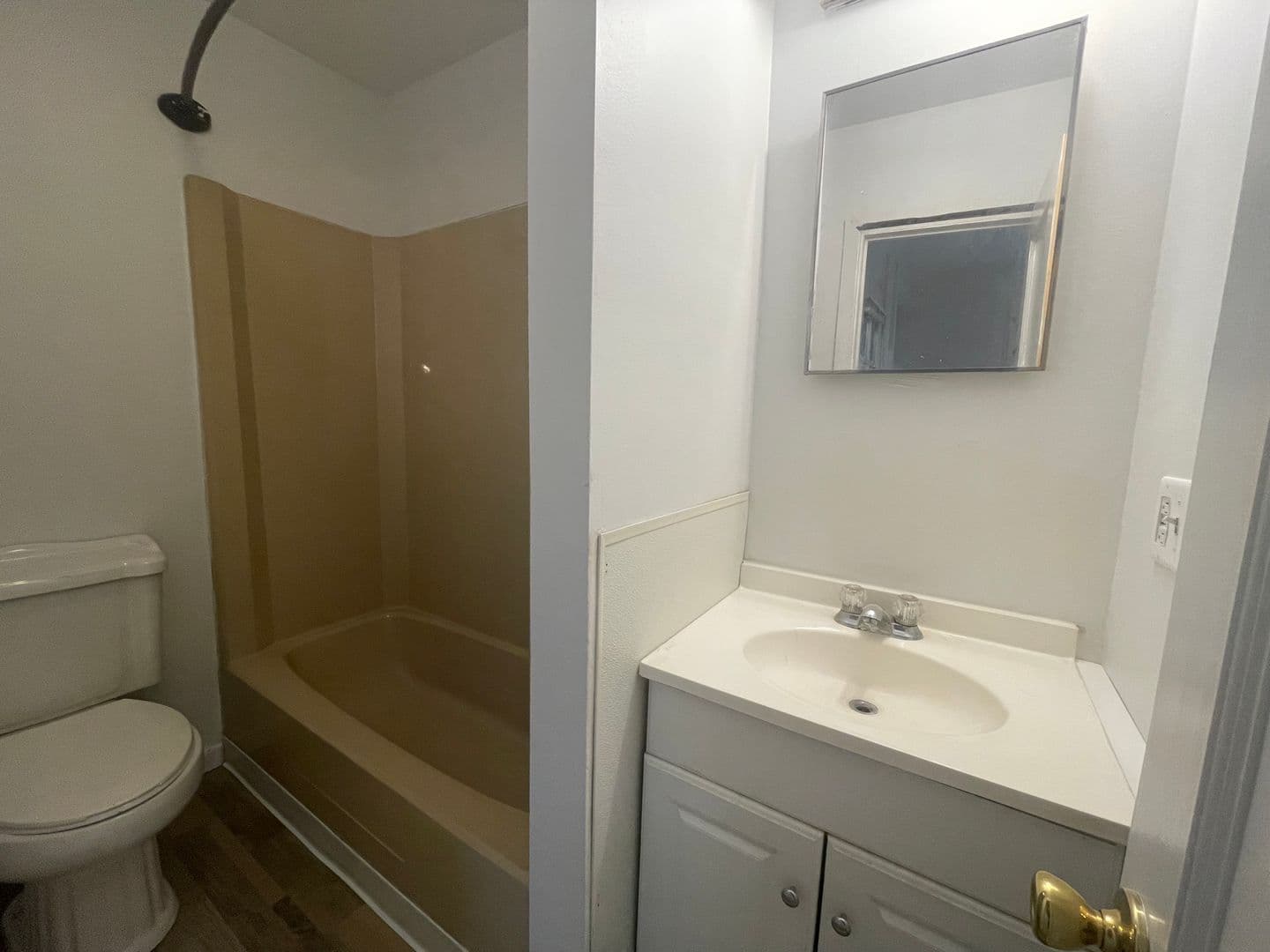 Harrisburg Apartment: 2710 Woodlawn St
