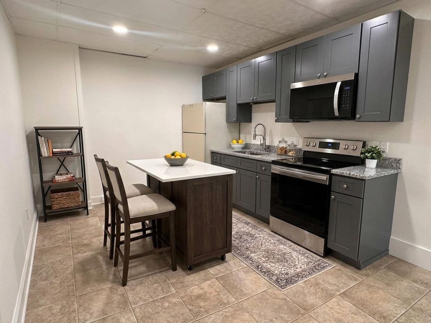 Lebanon Apartment: 324 N 11th Street