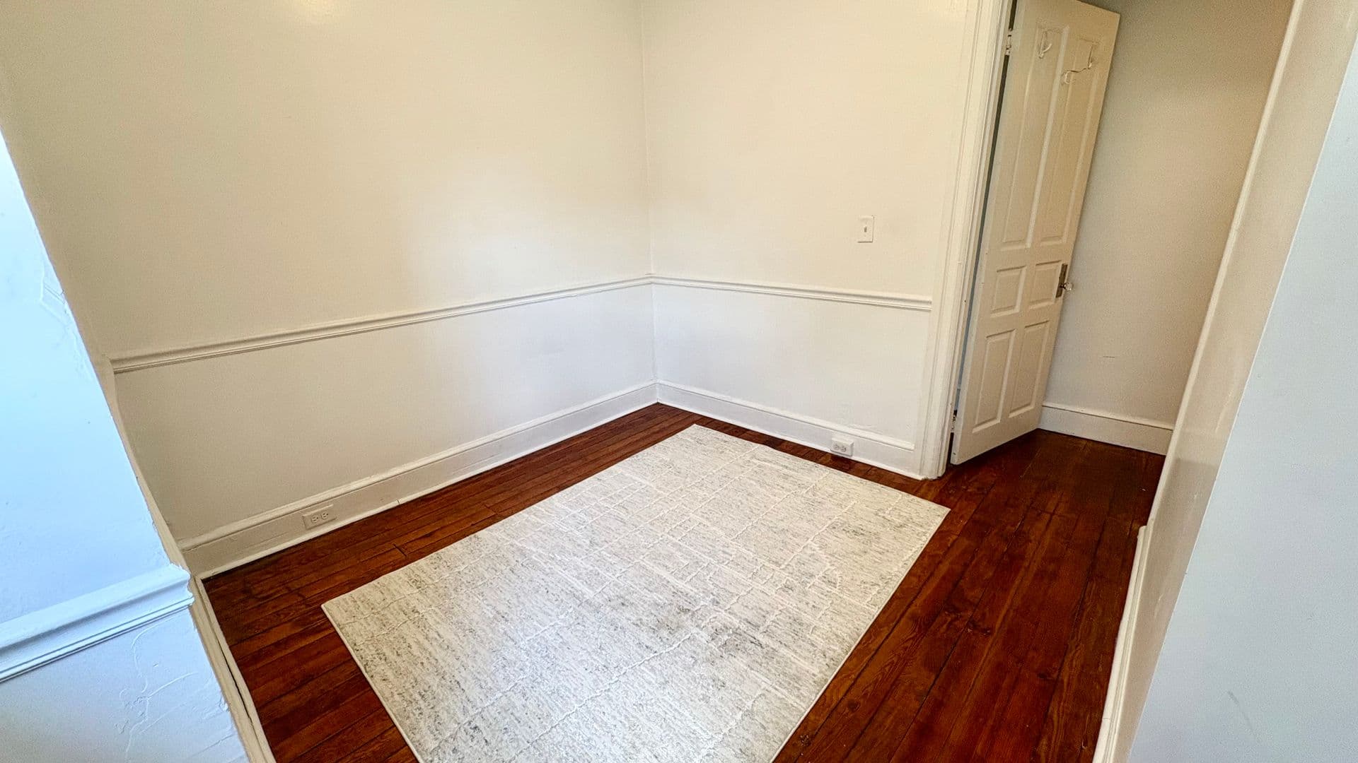 York Apartment: 702 W King St