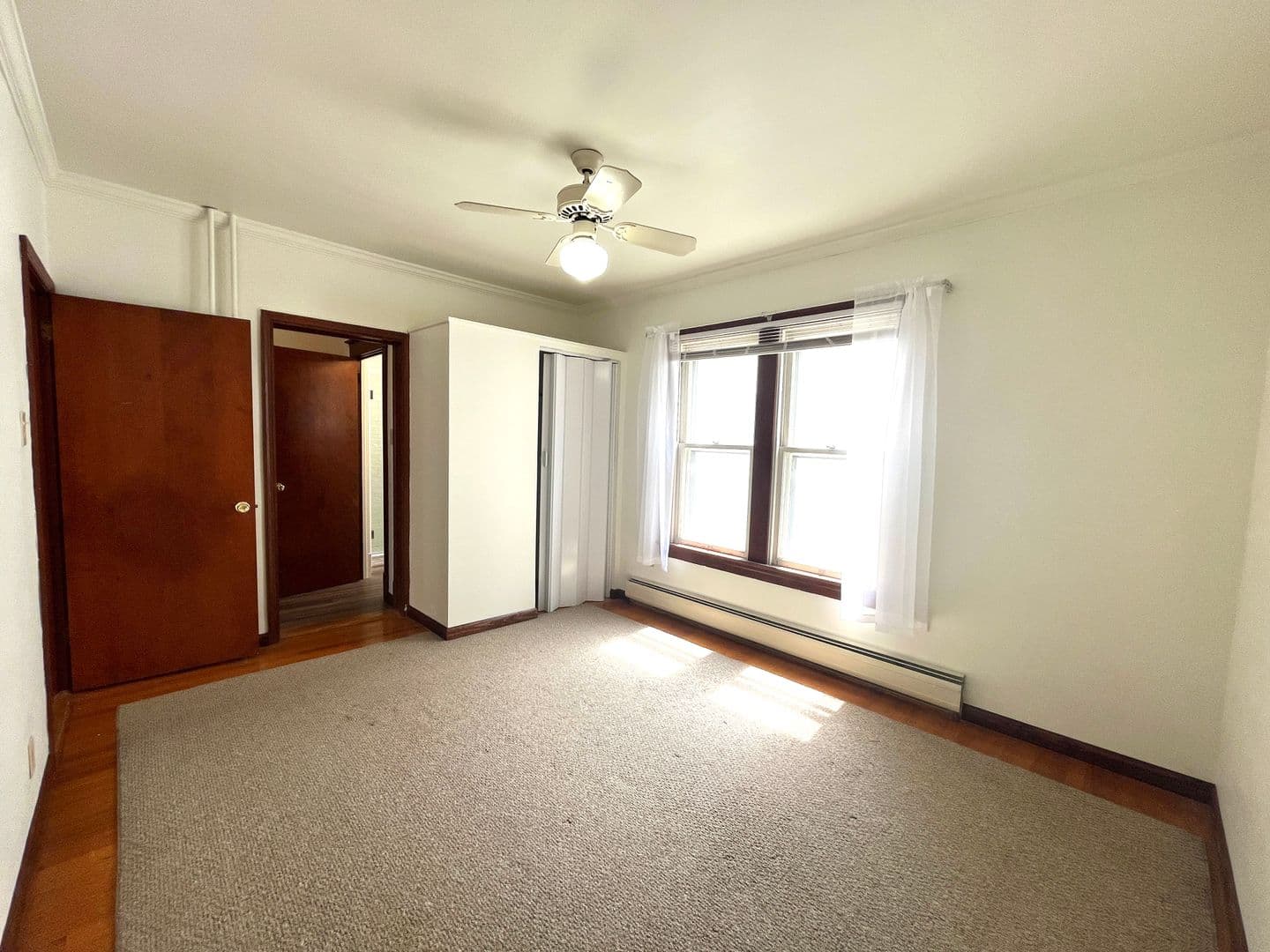 Hershey Apartment: 40 W Caracas Ave