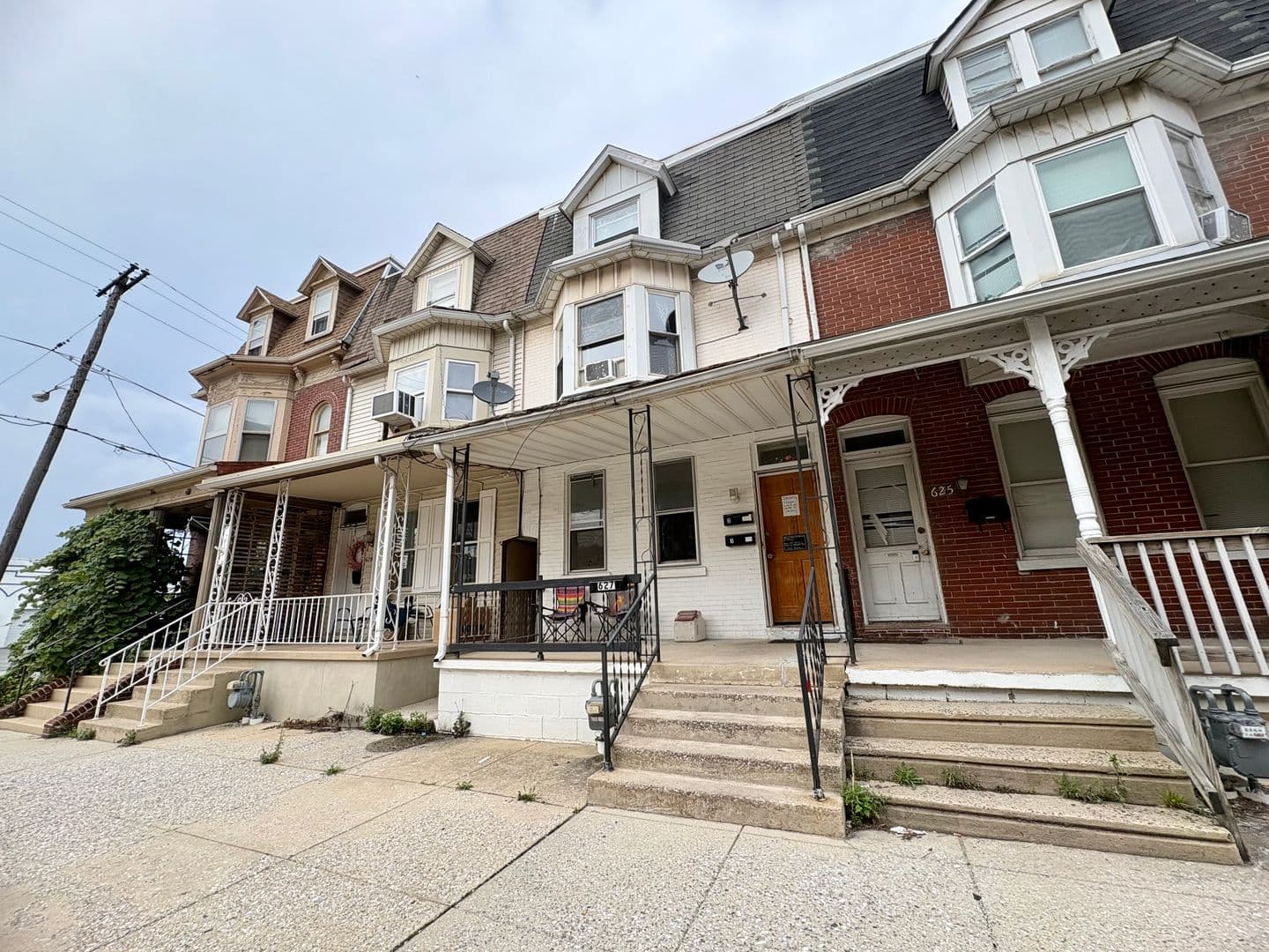 York Apartment: 627 N Hartley Street