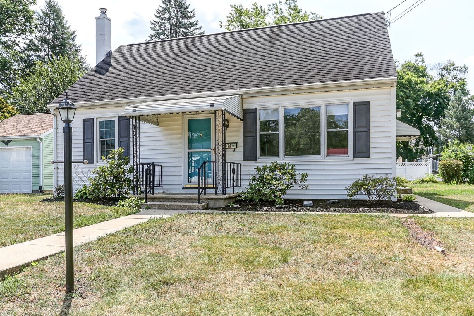 Elizabethtown House: 336 Snyder Avenue