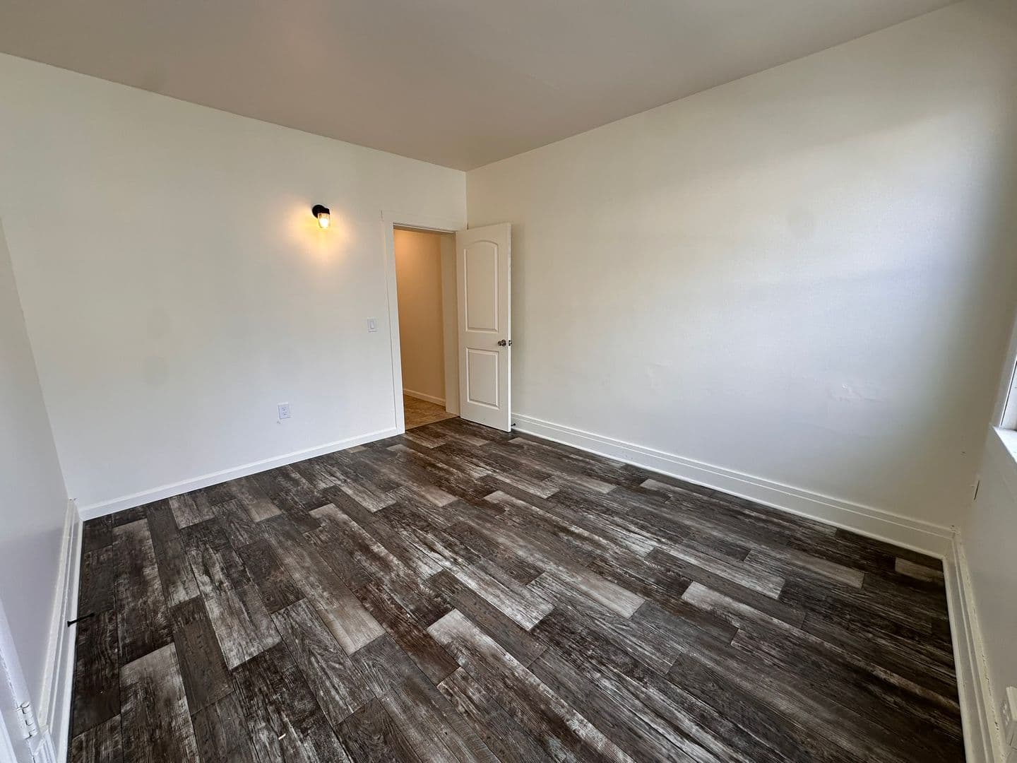 Lebanon Apartment: 324 N 11th Street