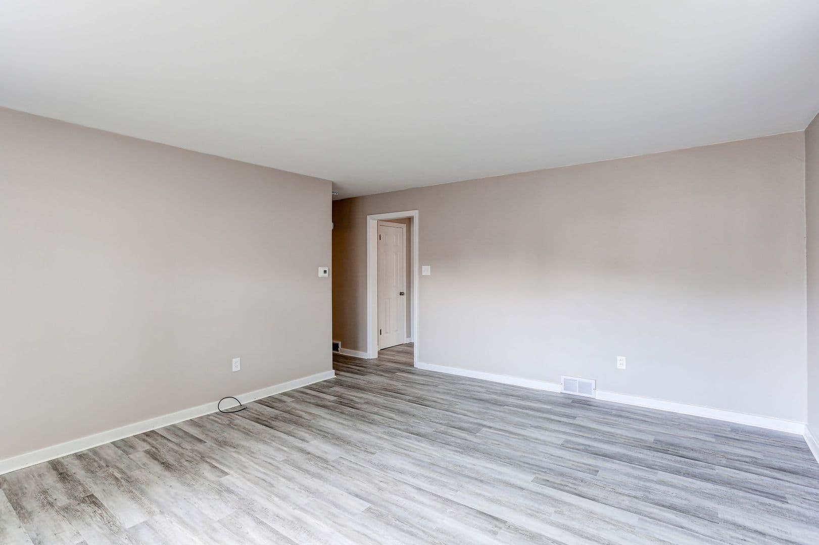 Elizabethtown House: 336 Snyder Avenue
